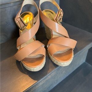 Michael kors wedge size 8